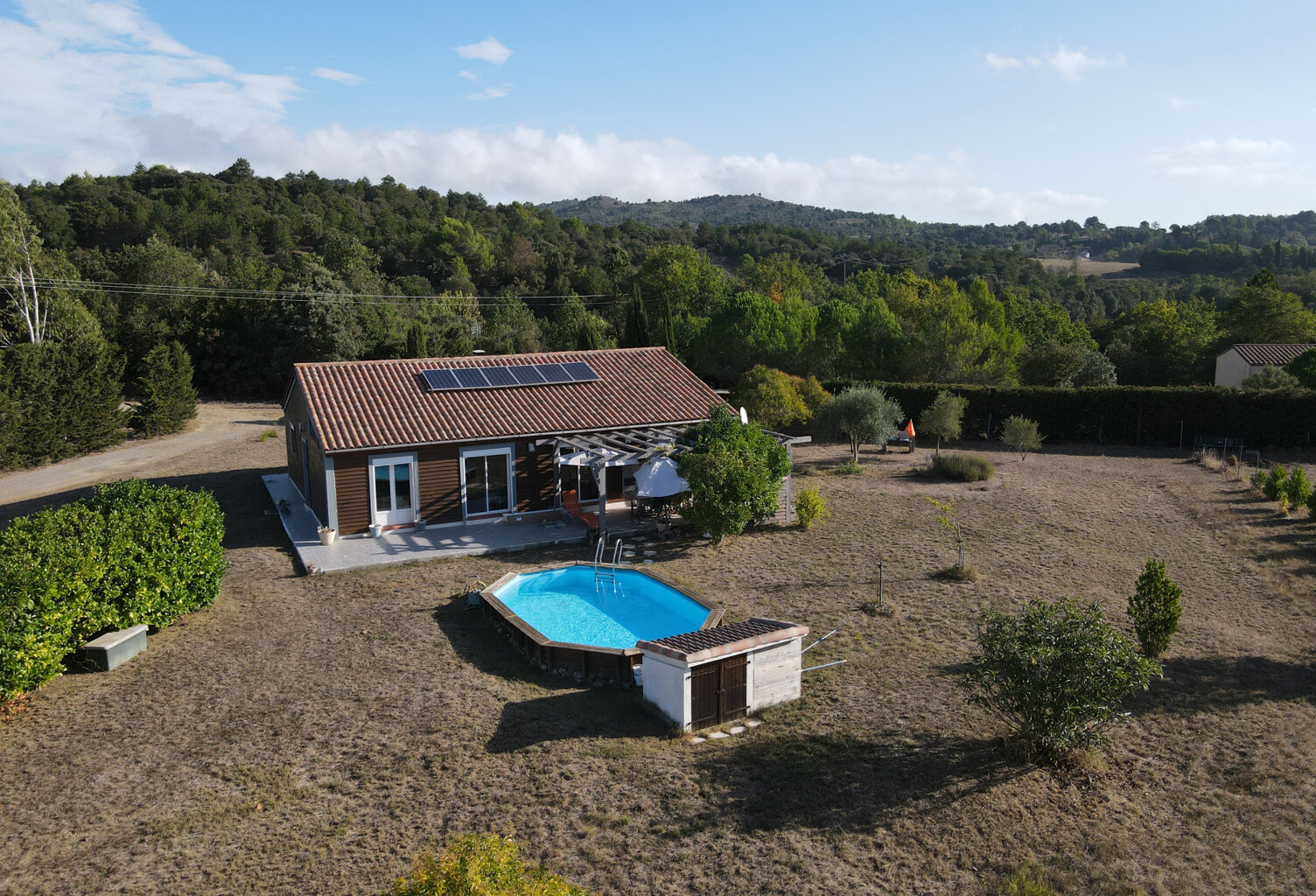Belle maison en bois avec vue sur les Pyrénées — photo 1