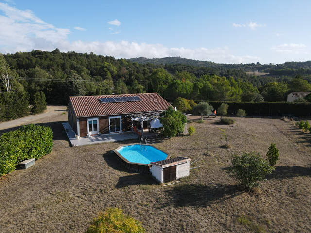 Belle maison en bois avec vue sur les Pyrénées — photo du bien