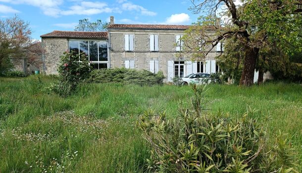 Villa / Maison 7 pièces  à vendre Saint-Jean-d'Angély 17400