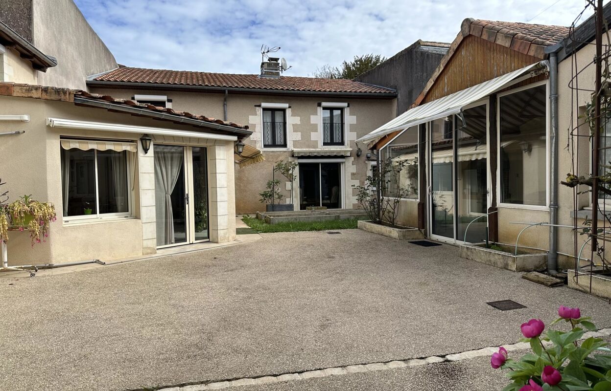 maison 6 pièces 160 m2 à vendre à Neuville-de-Poitou (86170)