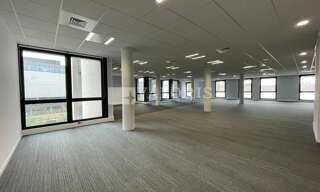 Bureau  2502 m² à louer à Villeurbanne (69100)