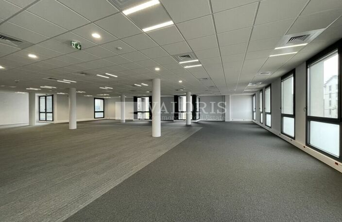 BUREAUX à LOUER — photo 3