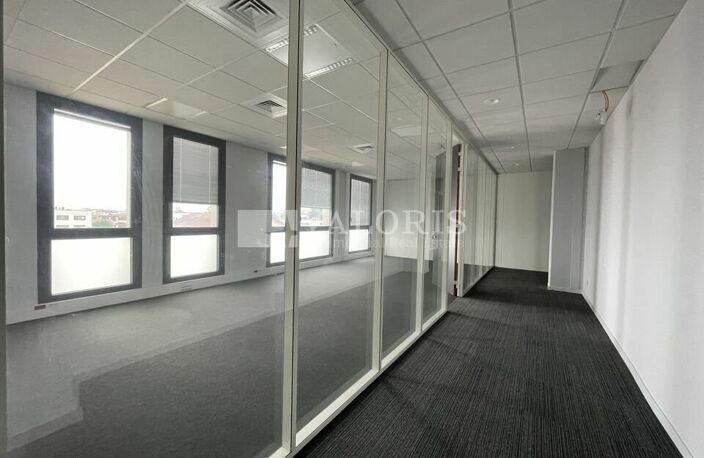 BUREAUX à LOUER — photo 4