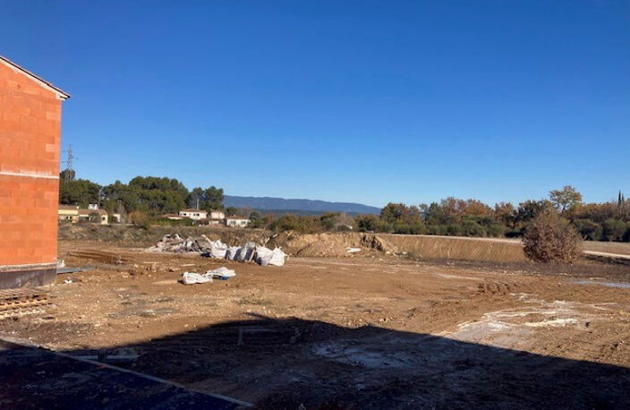 LE PUY STE REPARADE, TERRAIN DE 469, m²  CONSTRUCTIBLE. — photo 2
