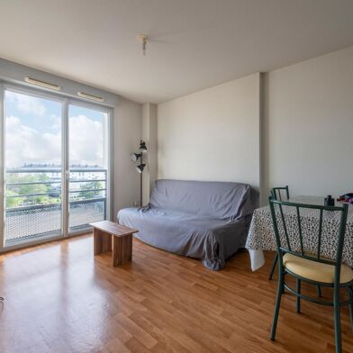 Appartement 2 pièces 374 m²