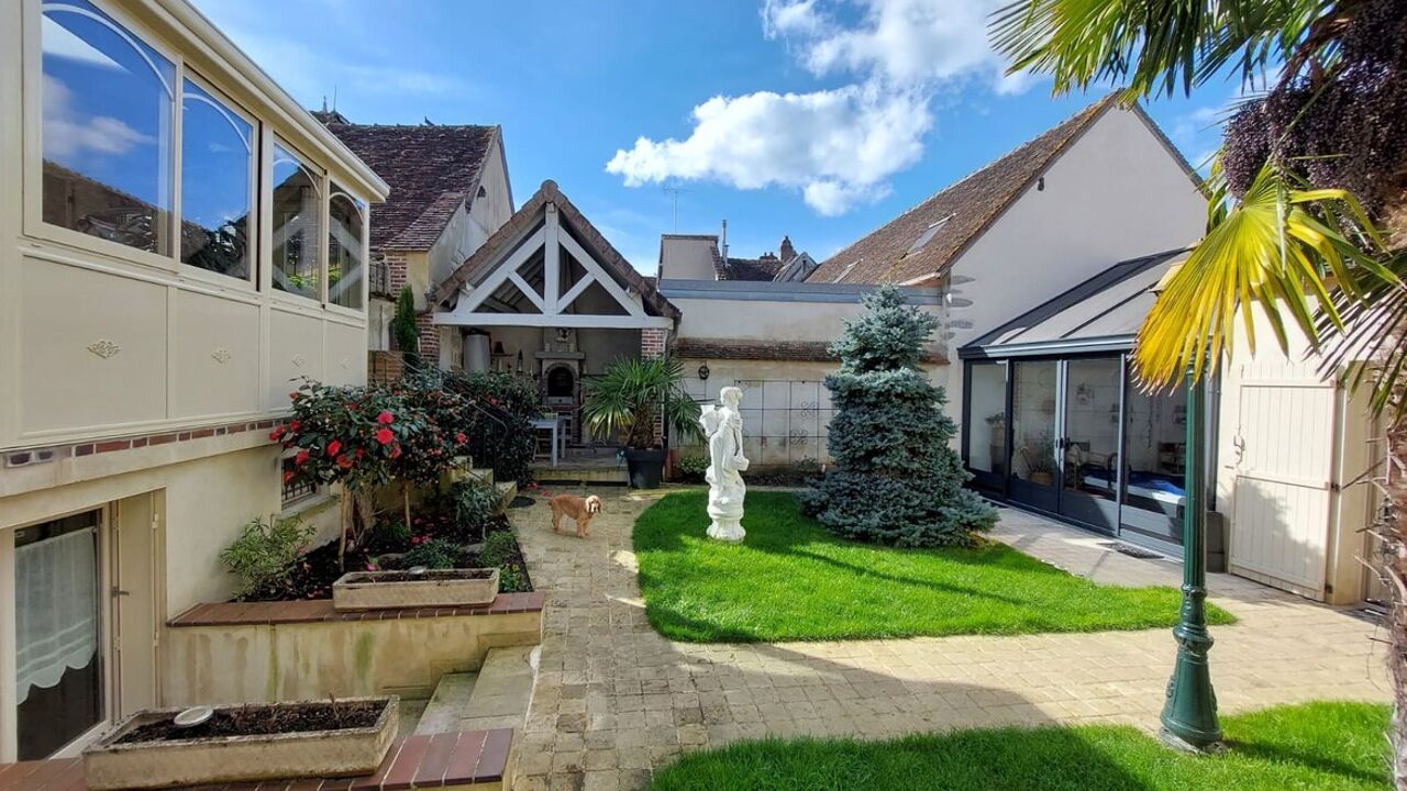 maison 6 pièces 255 m2 à vendre à Villeneuve-sur-Yonne (89500)