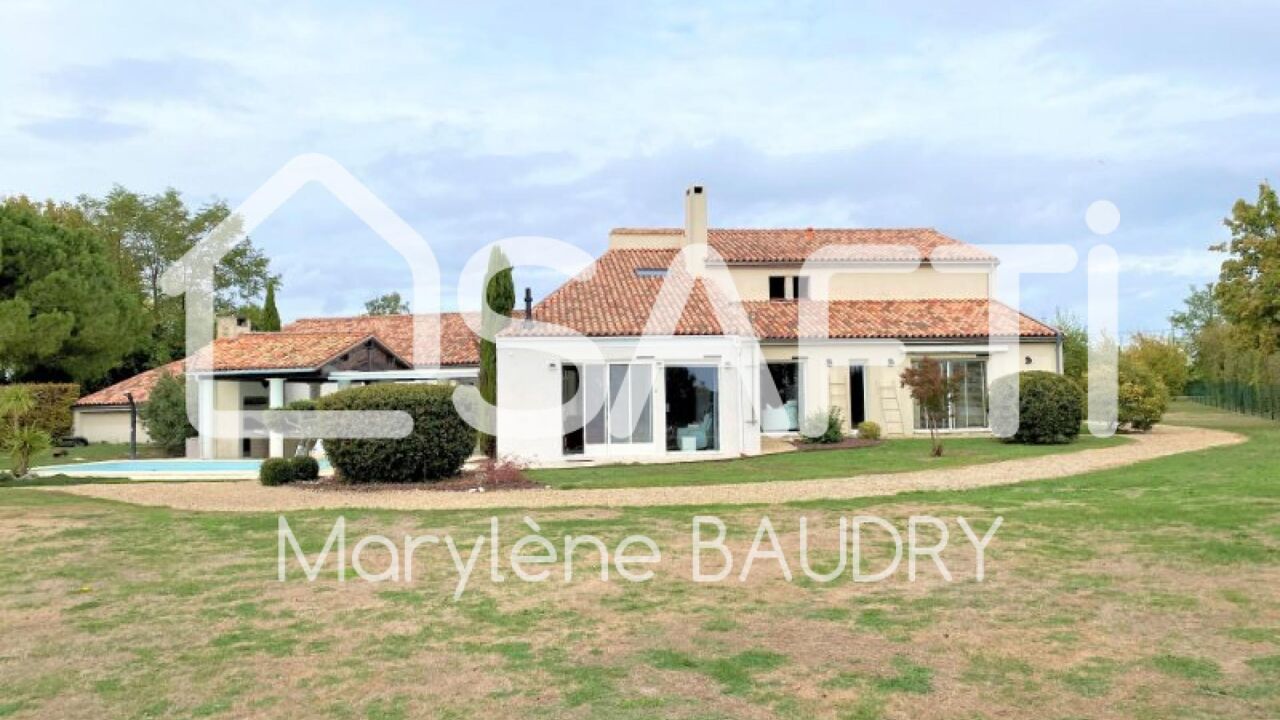 maison 15 pièces 400 m2 à vendre à Fontenay-le-Comte (85200)