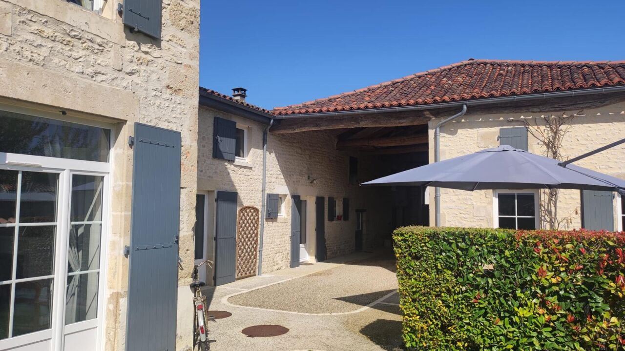 maison 8 pièces 191 m2 à vendre à Loiré-sur-Nie (17470)
