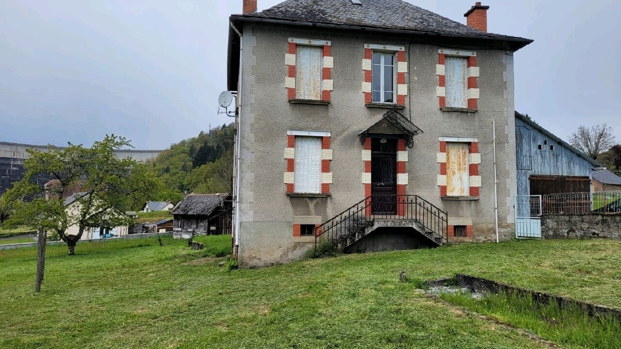 maison 6 pièces 132 m2 à vendre à Lanobre (15270)