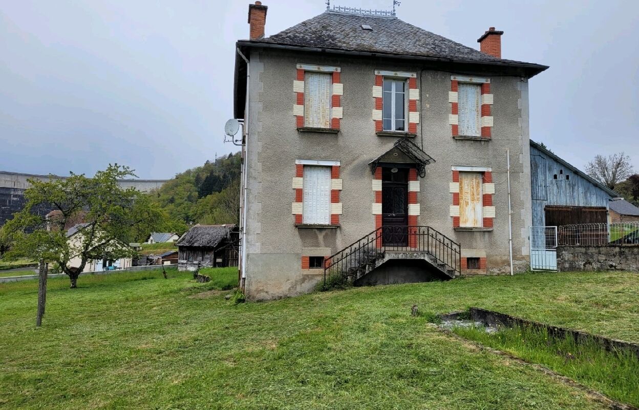 maison 6 pièces 132 m2 à vendre à Lanobre (15270)