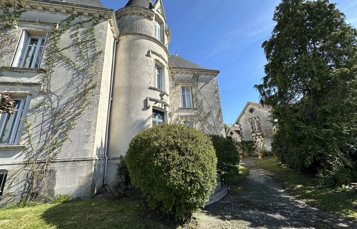maison 10 pièces 292 m2 à vendre à Poitiers (86000)