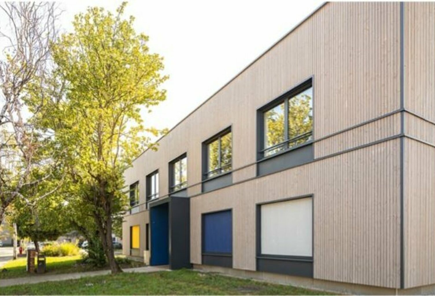 BUREAUX à LOUER — photo 1