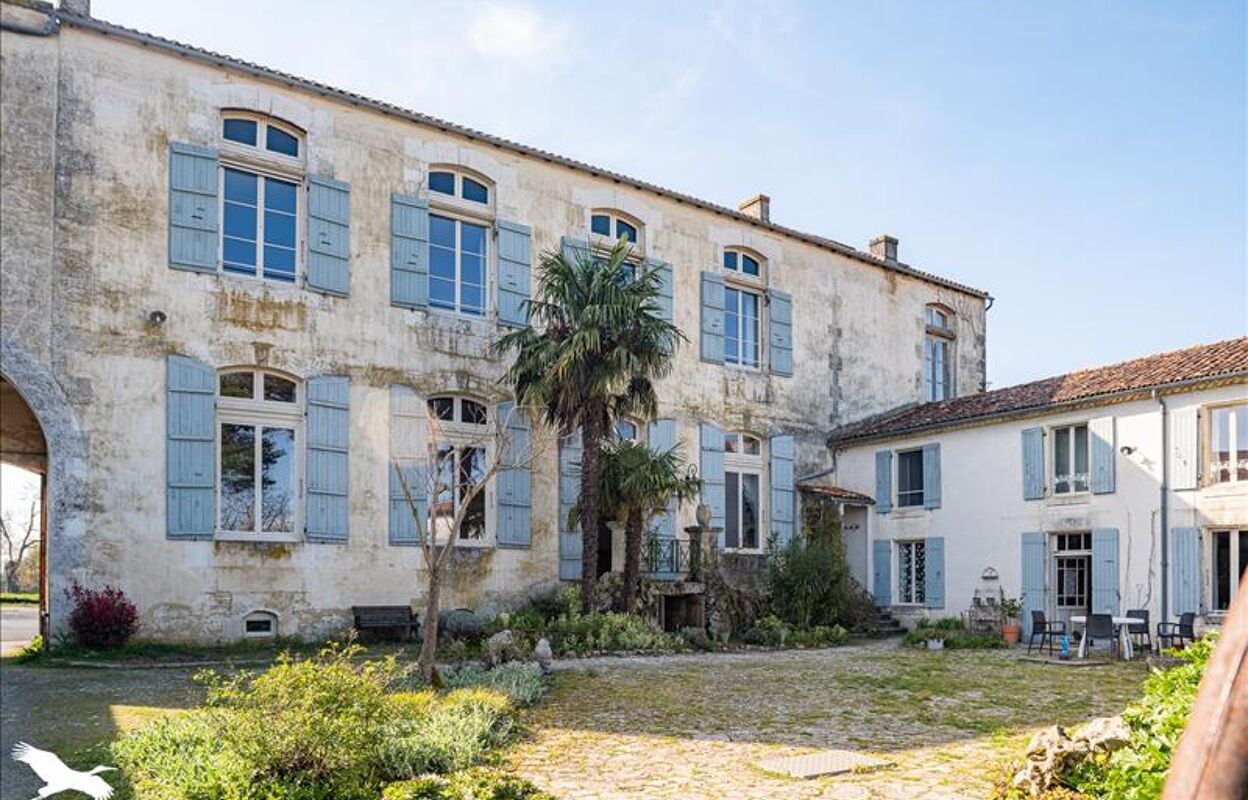 maison 31 pièces 1075 m2 à vendre à Asnières-la-Giraud (17400)