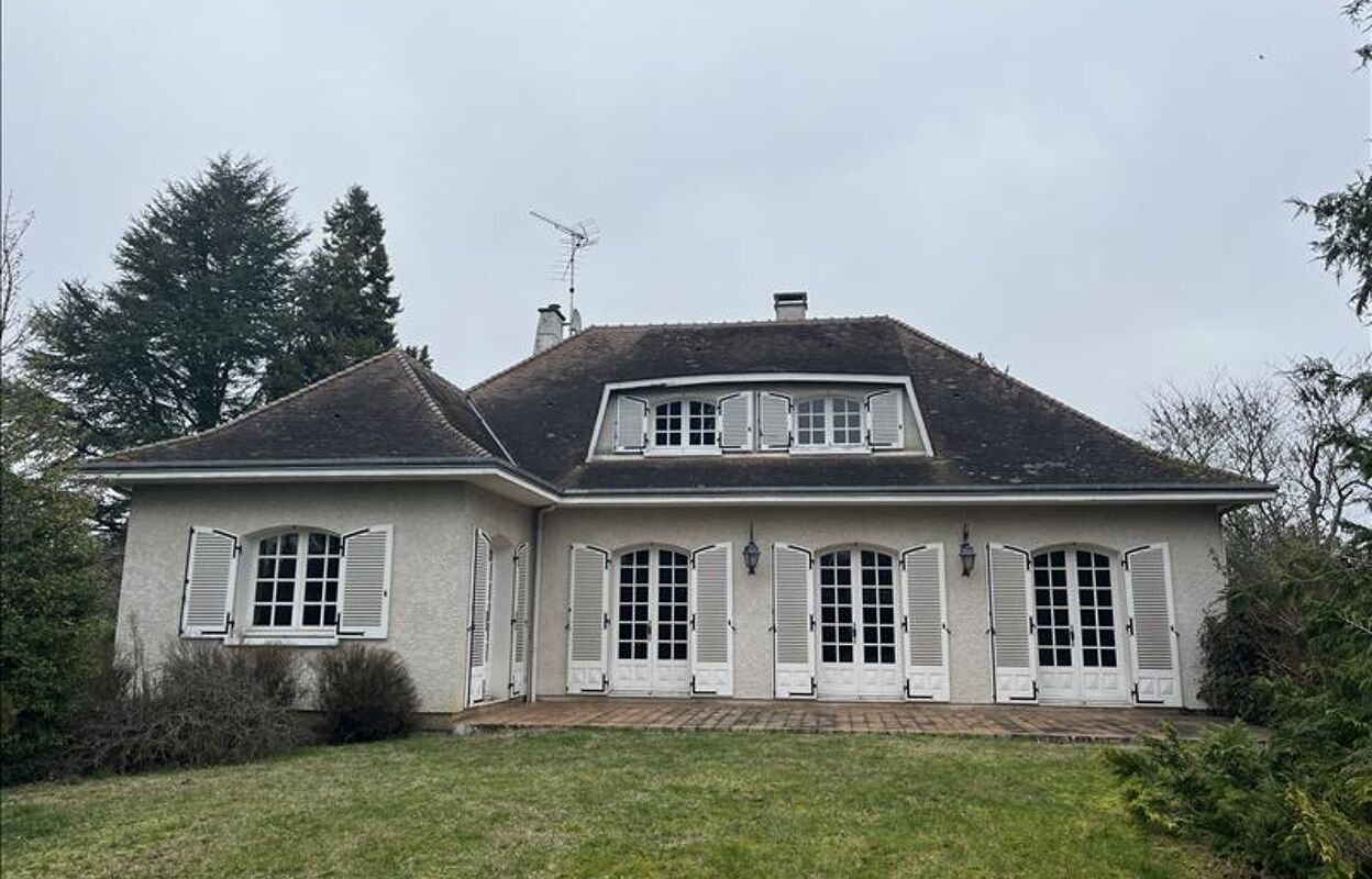 maison 6 pièces 203 m2 à vendre à La Châtre (36400)