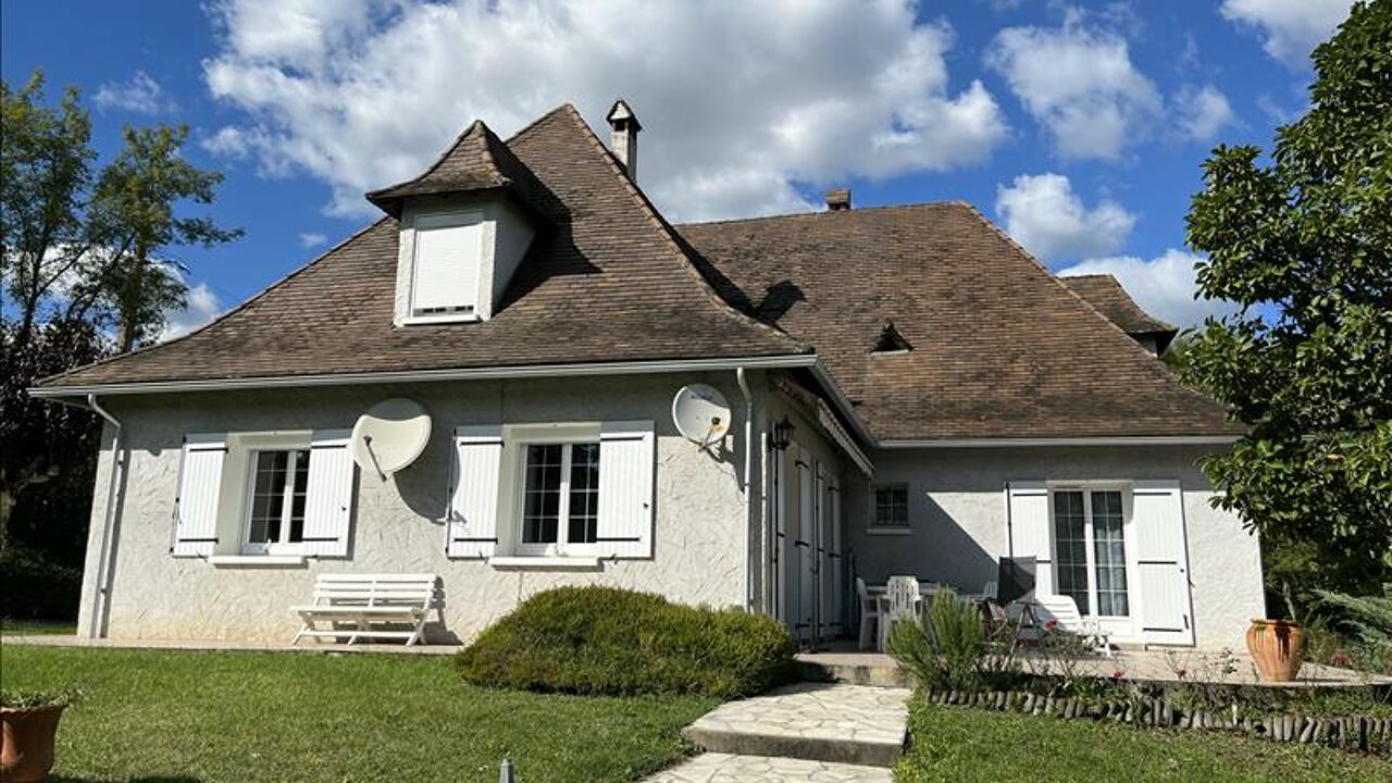 maison 9 pièces 211 m2 à vendre à Saint-Germain-du-Salembre (24190)