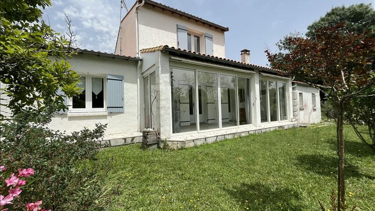 maison 5 pièces 141 m2 à vendre à Saujon (17600)