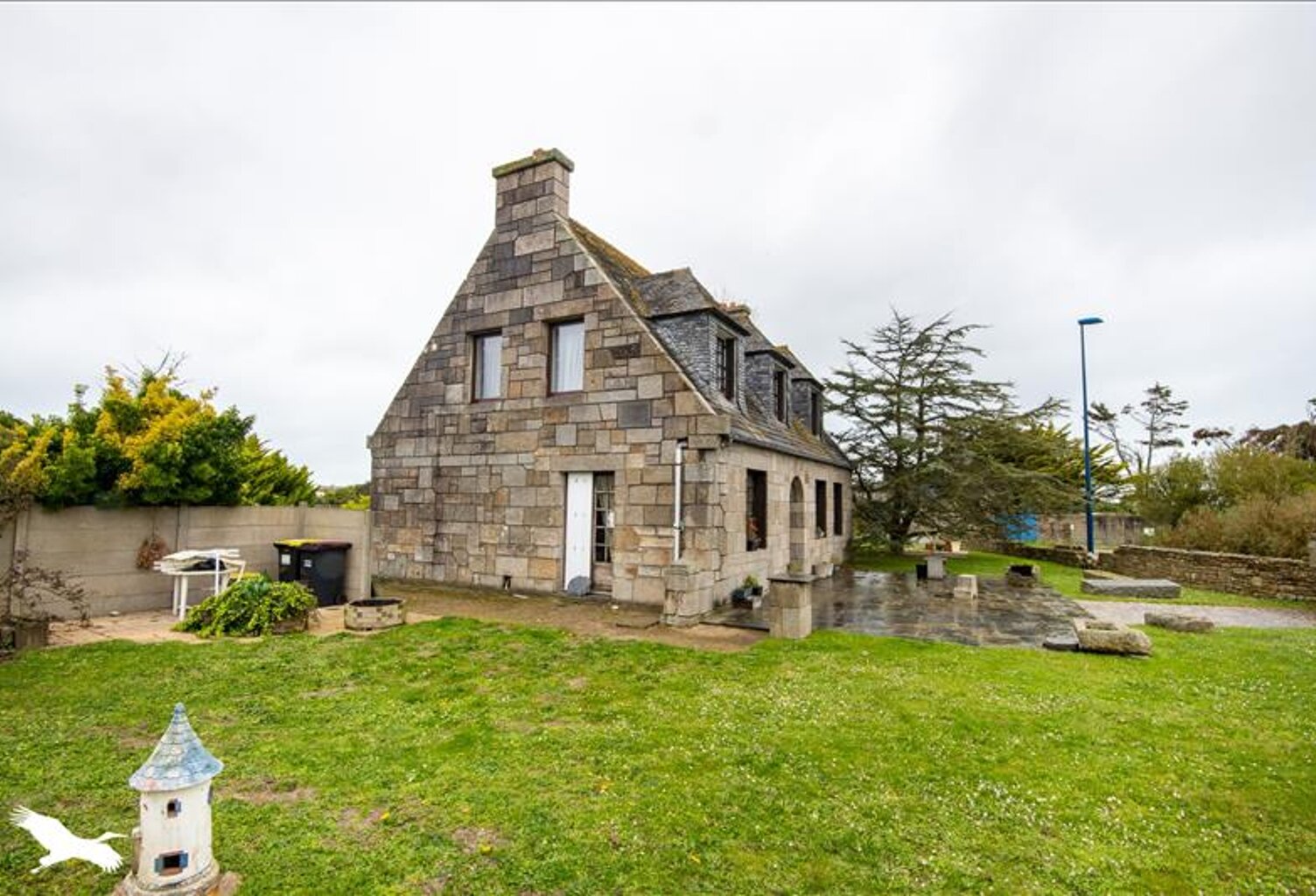 Maison en pierre de 6 pièces principales — photo 1