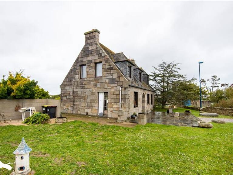 Maison en pierre de 6 pièces principales — photo 1
