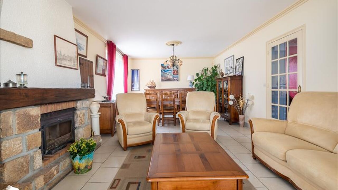 maison 6 pièces 107 m2 à vendre à Plounévez-Lochrist (29430)