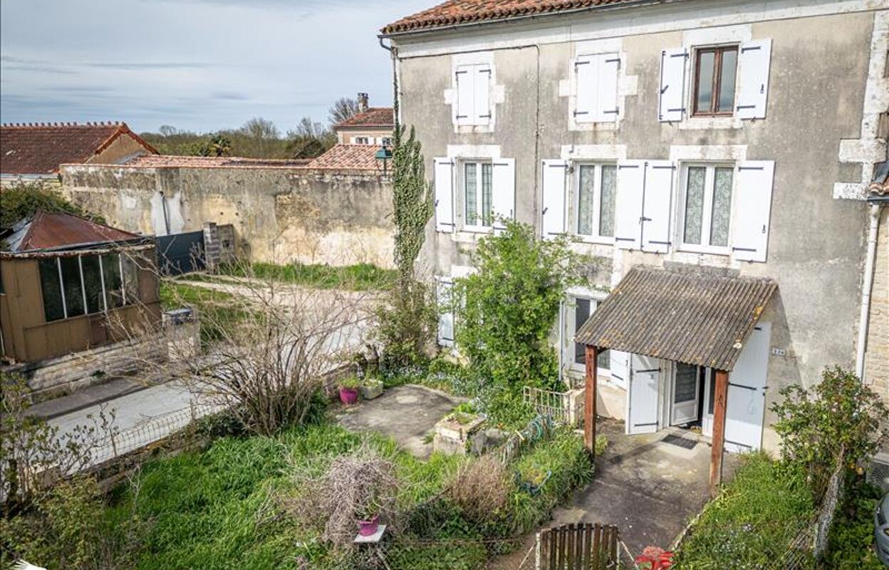 maison 7 pièces 147 m2 à vendre à Saint-Georges-du-Bois (17700)