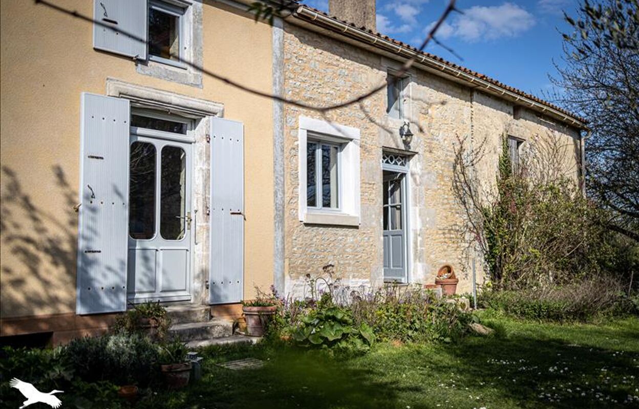 maison 8 pièces 246 m2 à vendre à Cramchaban (17170)