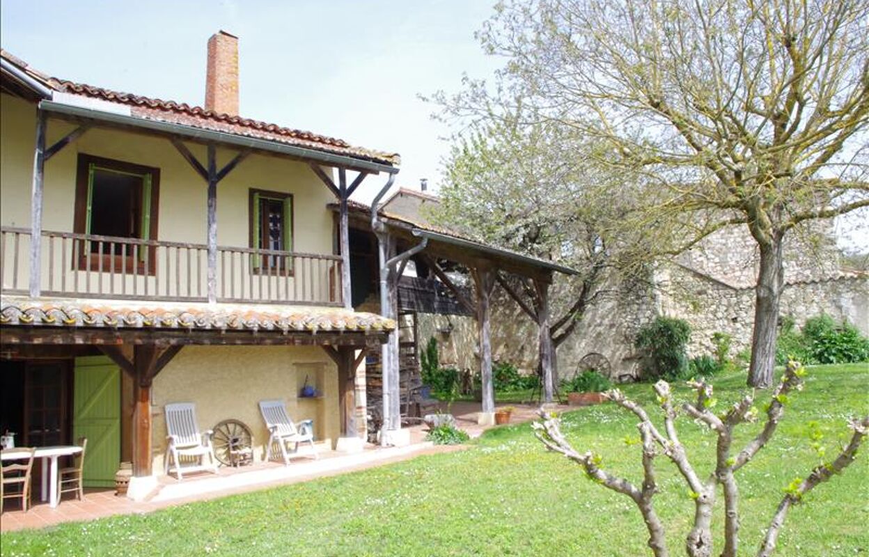 maison 6 pièces 220 m2 à vendre à Castelnau-Barbarens (32450)