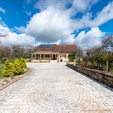 Maison 7 pièces 390350 €