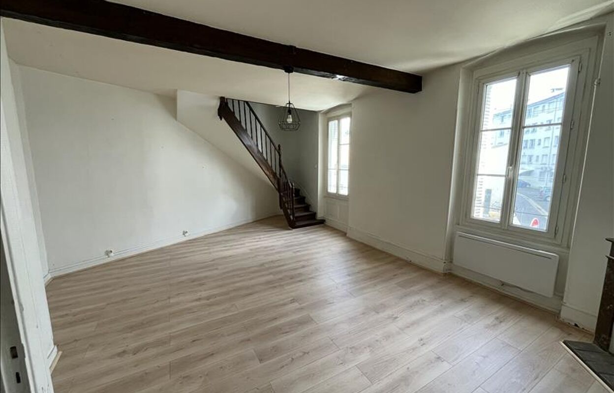 appartement 3 pièces 66 m2 à vendre à Gond-Pontouvre (16160)