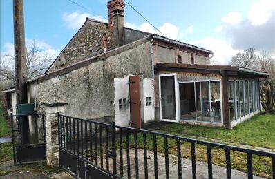 vente maison 72 150 € à proximité de Oradour-Fanais (16500)