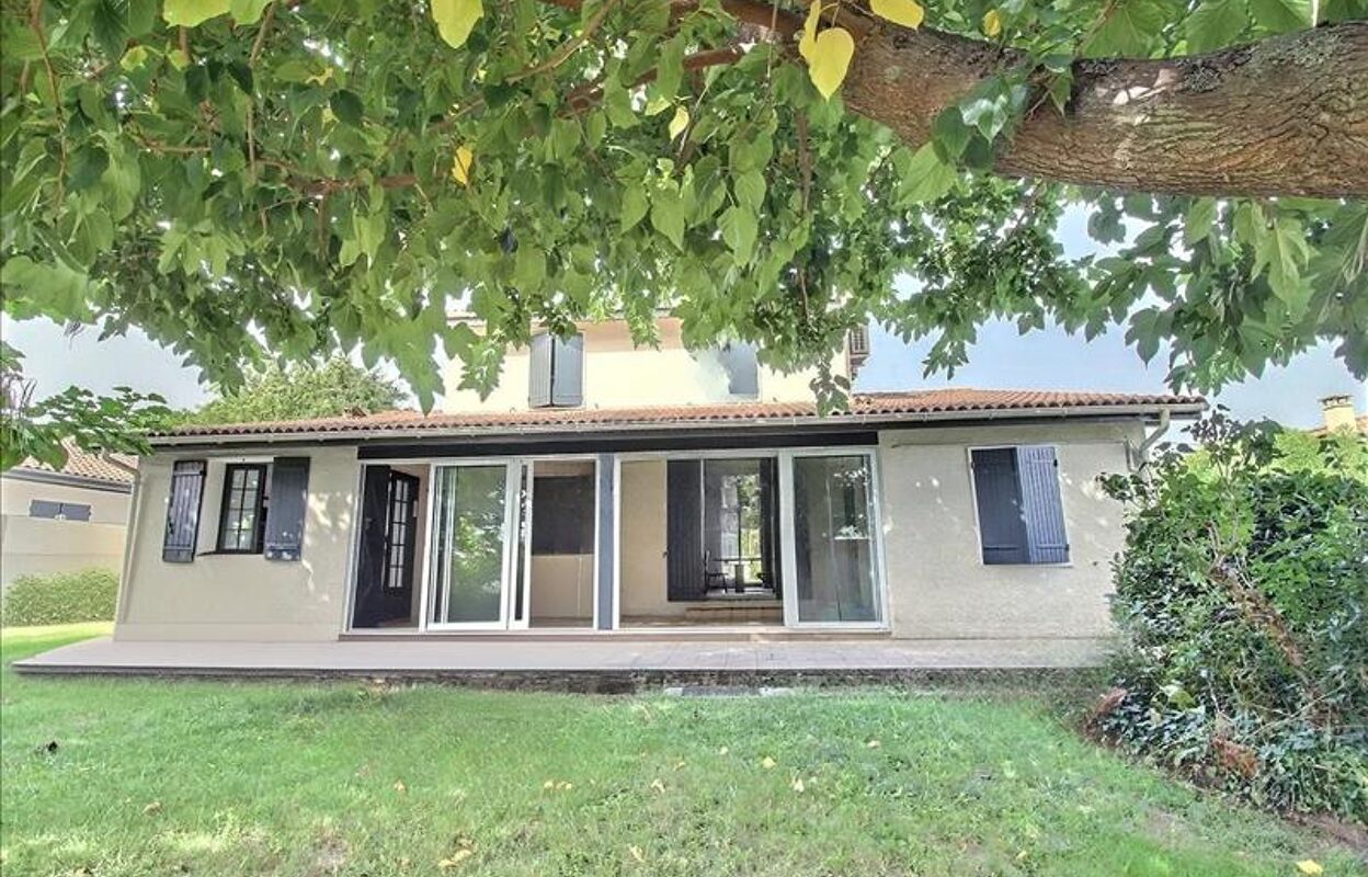 maison 6 pièces 135 m2 à vendre à Gujan-Mestras (33470)