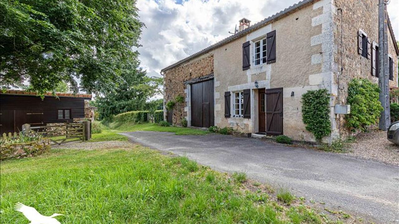 maison 6 pièces 205 m2 à vendre à Montbron (16220)