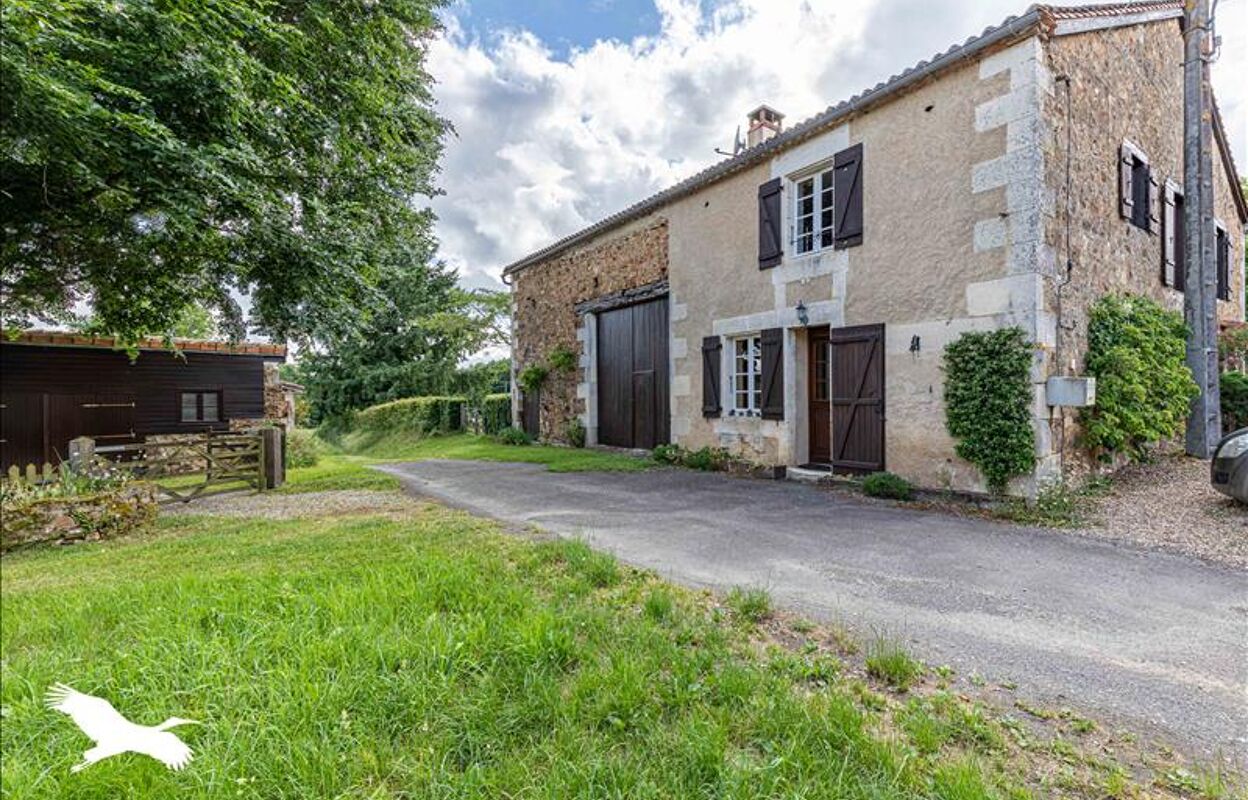 maison 6 pièces 205 m2 à vendre à Montbron (16220)