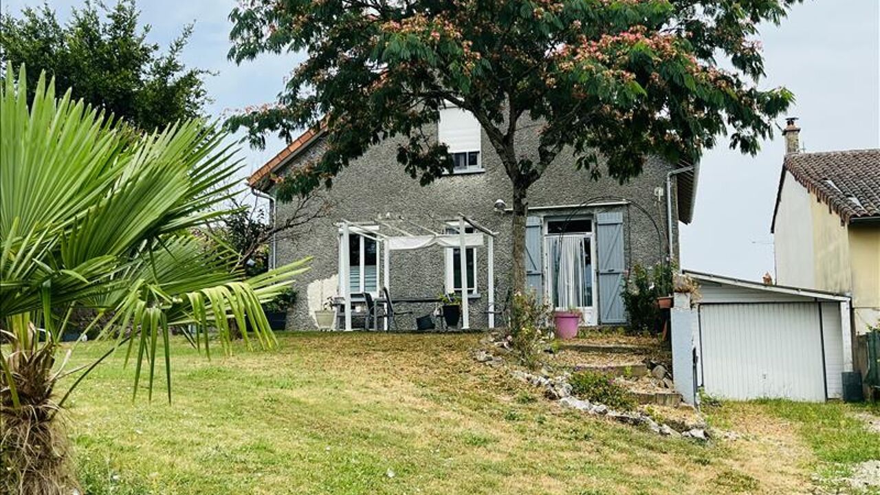 maison 5 pièces 134 m2 à vendre à Confolens (16500)