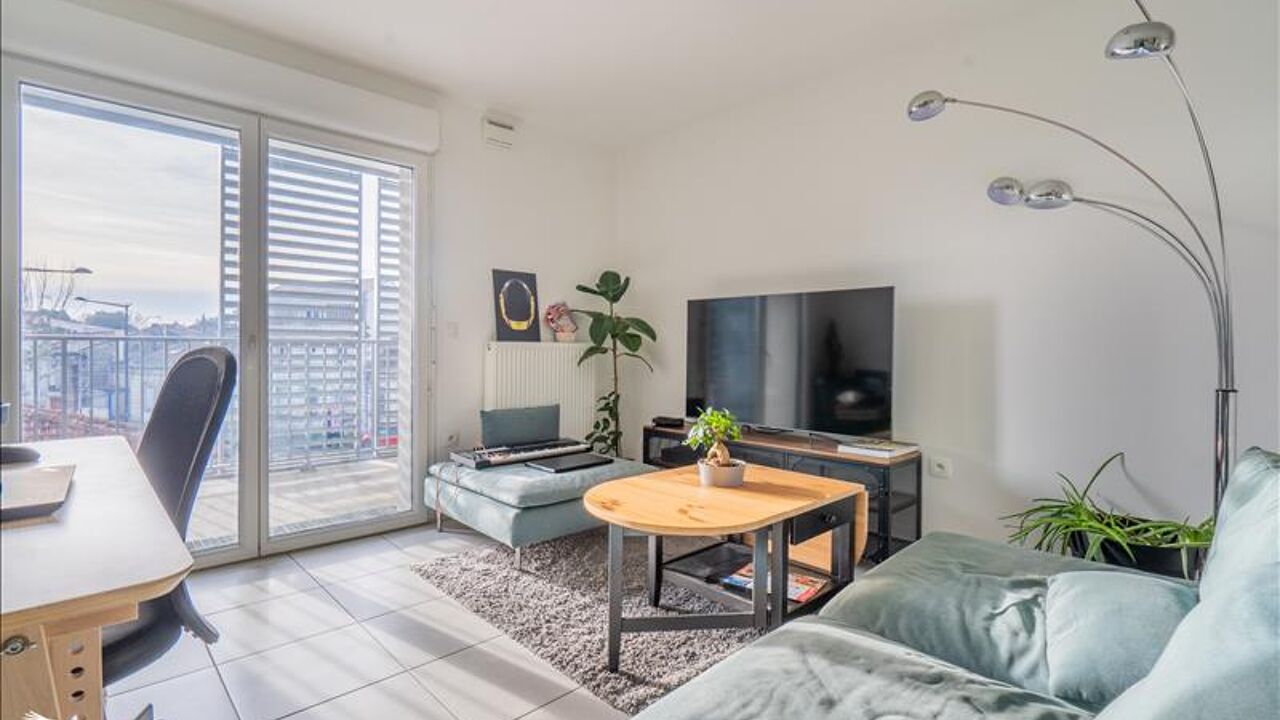 appartement 2 pièces 43 m2 à vendre à Bordeaux (33800)