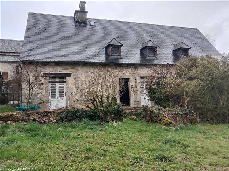 Maison en pierre de 2 pièces principales — photo 1