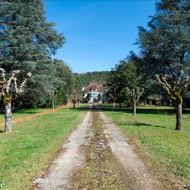 Maison 8 pièces 275600 €