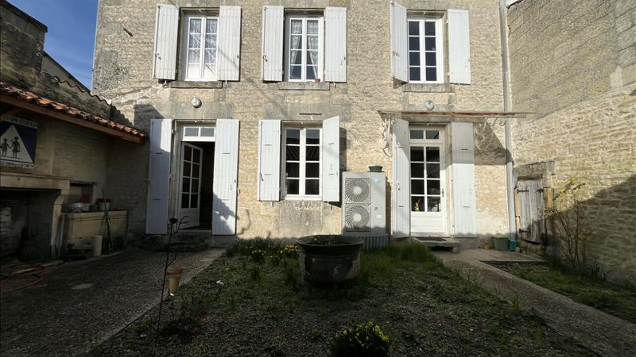 maison 6 pièces 158 m2 à vendre à Matha (17160)