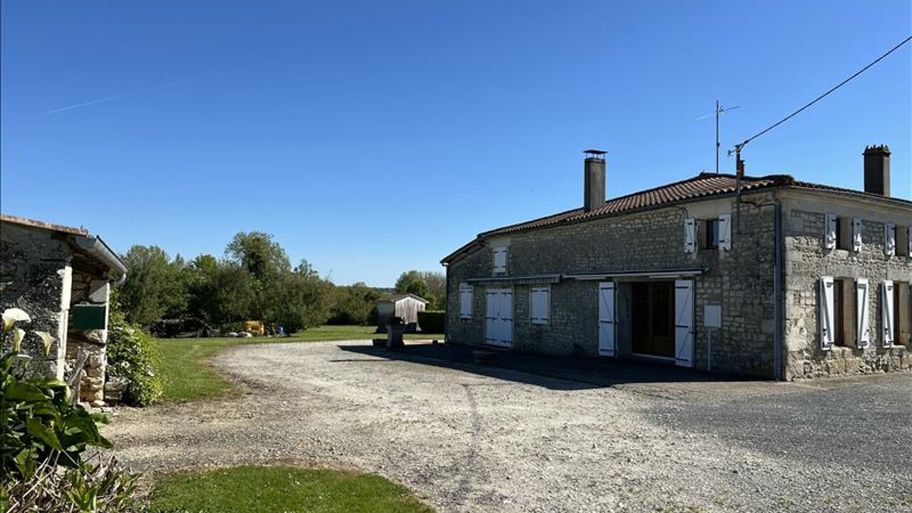 maison 8 pièces 275 m2 à vendre à Sainte-Ramée (17240)