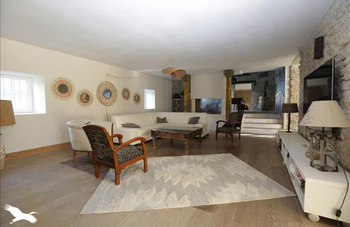 Maison en pierre de 20 pièces principales — photo 3