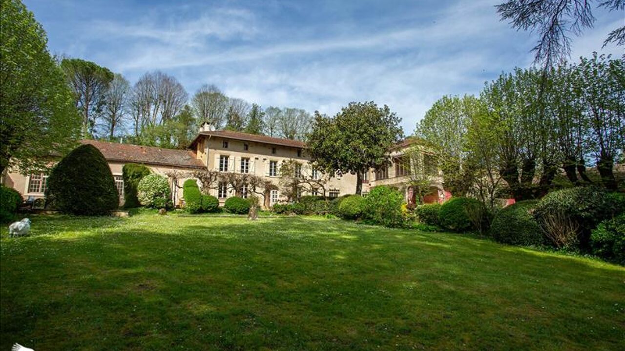 maison 24 pièces 680 m2 à vendre à Saint-Pierre-d'Aurillac (33490)
