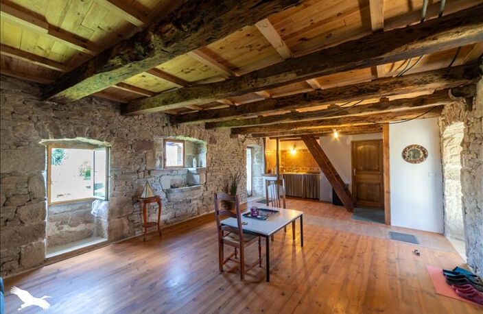 Maison en pierre de 4 pièces principales — photo 2