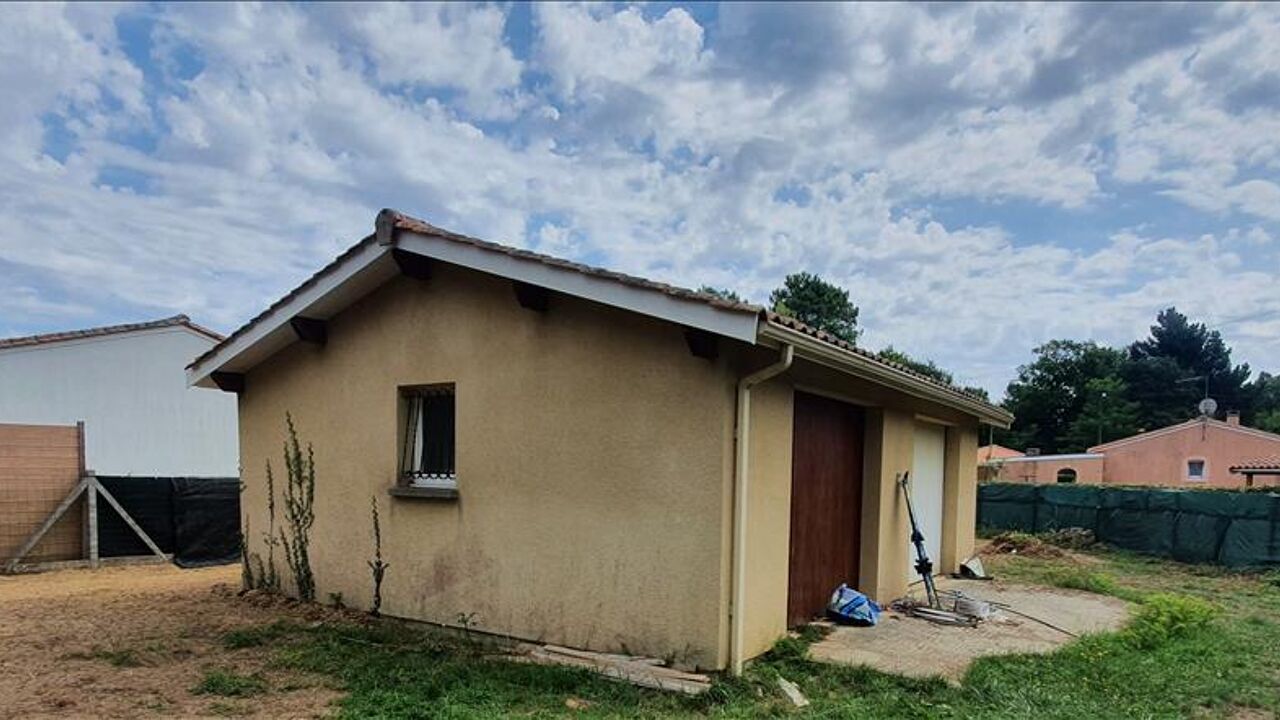 immeuble  pièces  m2 à vendre à Lesparre-Médoc (33340)