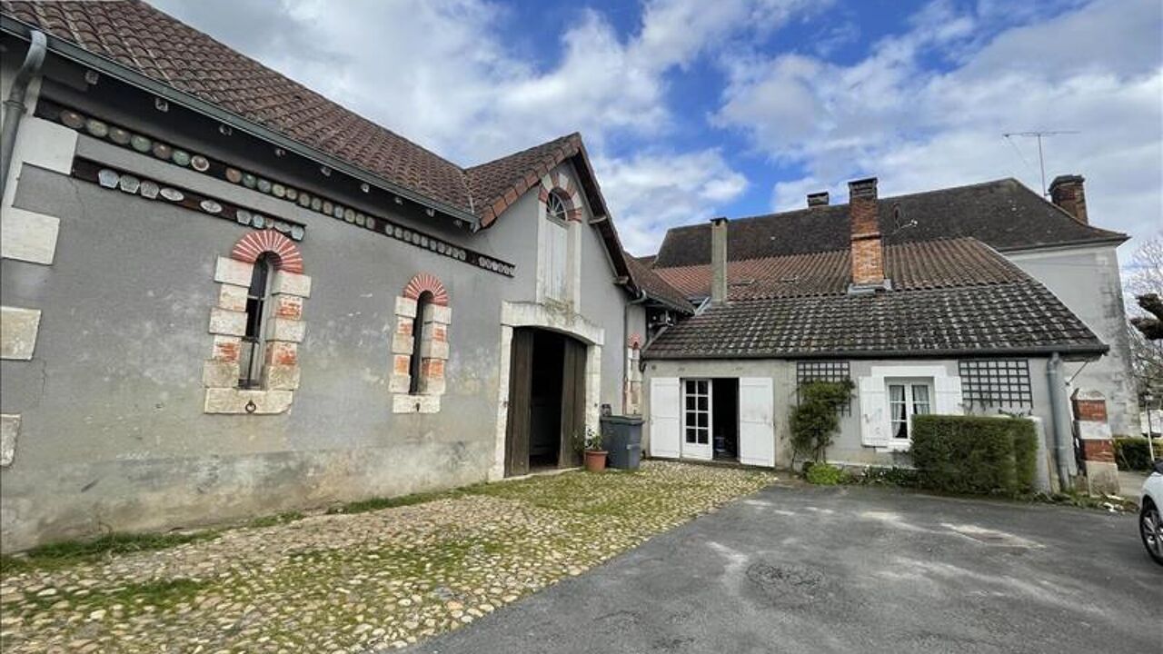 maison 11 pièces 260 m2 à vendre à Saint-Pierre-de-Chignac (24330)
