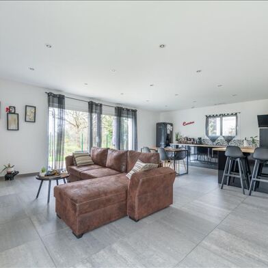 Maison 4 pièces 396680 €