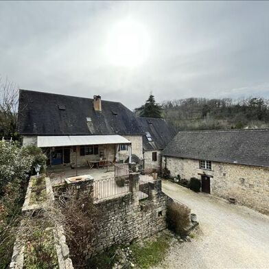 Maison 6 pièces 400900 €