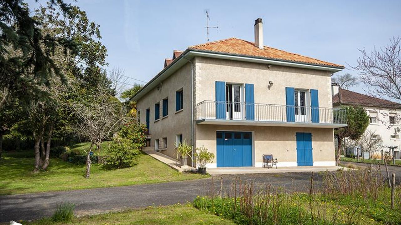 maison 9 pièces 195 m2 à vendre à Javerlhac-Et-la-Chapelle-Saint-Robert (24300)