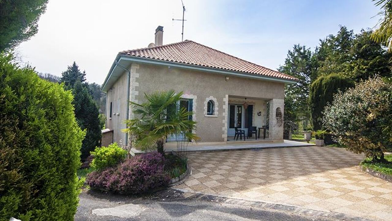 maison 9 pièces 195 m2 à vendre à Javerlhac-Et-la-Chapelle-Saint-Robert (24300)