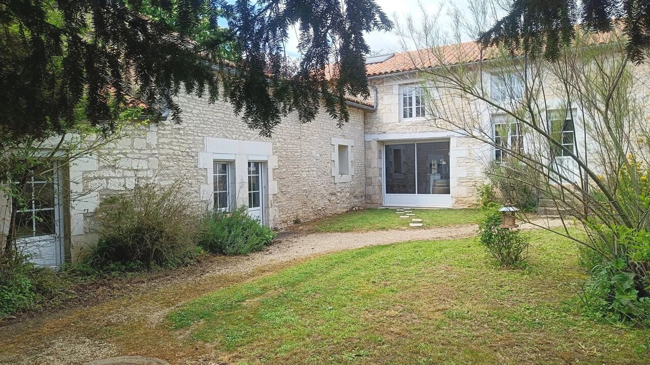 maison 6 pièces 167 m2 à vendre à Neuville-de-Poitou (86170)