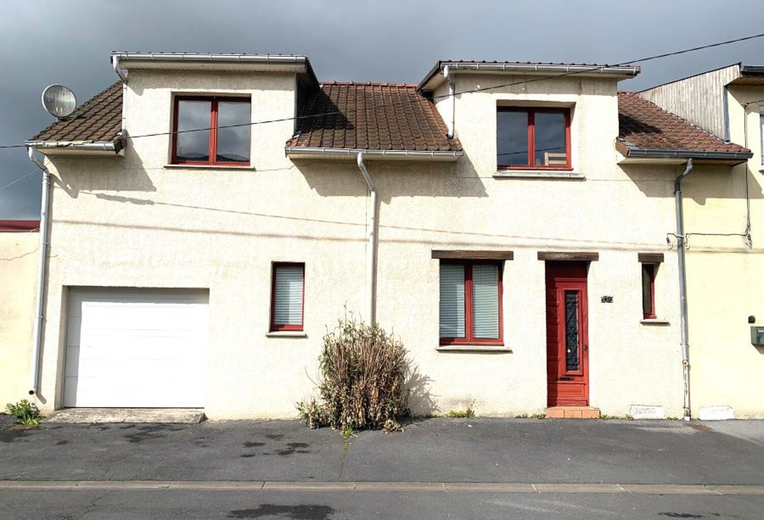 Maison mitoyenne avec garage située dans un secteur calme et — photo 1