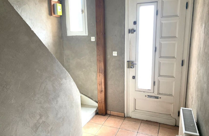 Maison mitoyenne avec garage située dans un secteur calme et — photo 2